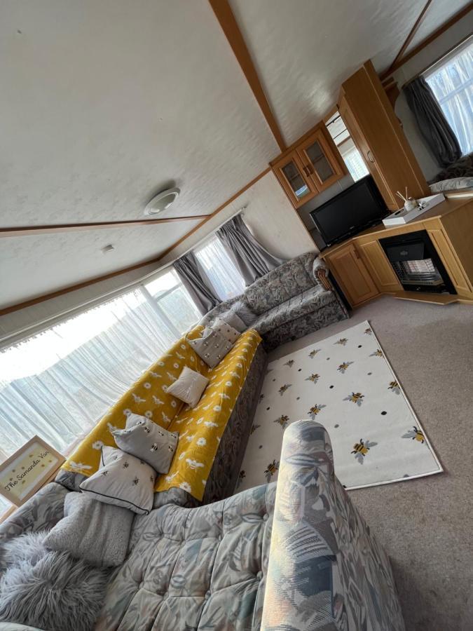 Отель The Samanda Van Newport Caravan Park Хемсби Экстерьер фото